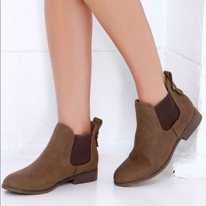 Madden Girl Draaft Cognac Brown Chelsea Boots 7